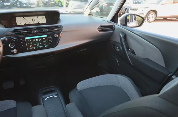 Citroën Grand C4 SpaceTourer 1.5 HDi 96kW AUTOMAT / 7 MÍST - foto 24