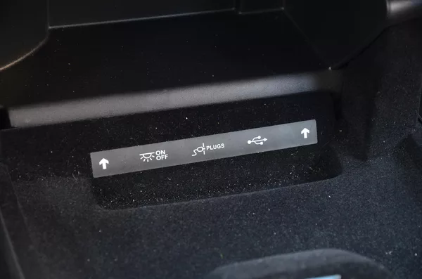 Citroën Grand C4 SpaceTourer 1.5 HDi 96kW AUTOMAT / 7 MÍST - foto 35