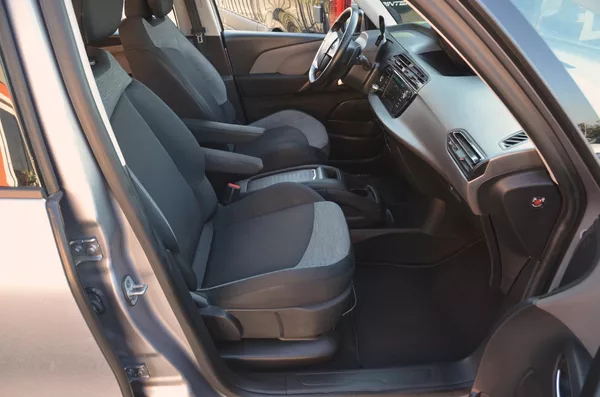 Citroën Grand C4 SpaceTourer 1.5 HDi 96kW AUTOMAT / 7 MÍST - foto 9