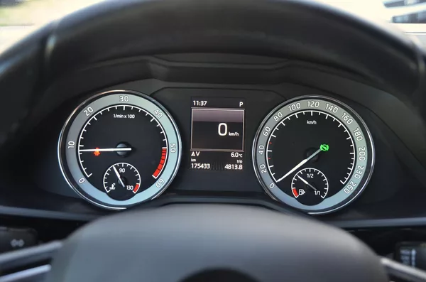 Škoda Superb 2.0 TDi 140kW 4x4 L&K / 1.MAJ.