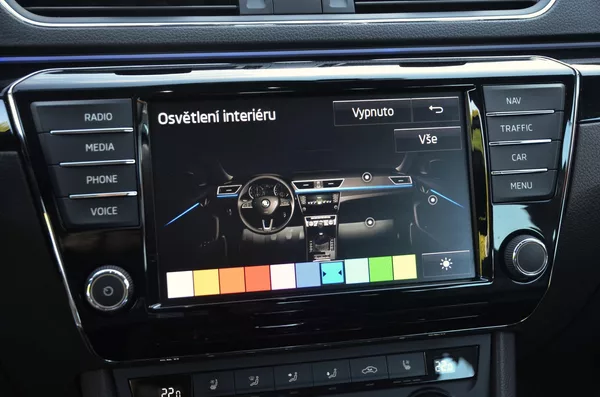 Škoda Superb 2.0 TDi 140kW 4x4 L&K / 1.MAJ. - foto 12