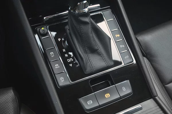 Škoda Superb 2.0 TDi 140kW 4x4 L&K / 1.MAJ. - foto 18