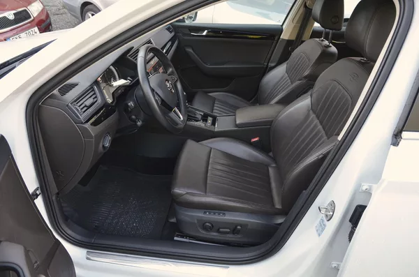 Škoda Superb 2.0 TDi 140kW 4x4 L&K / 1.MAJ. - foto 22