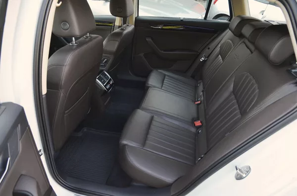 Škoda Superb 2.0 TDi 140kW 4x4 L&K / 1.MAJ. - foto 25