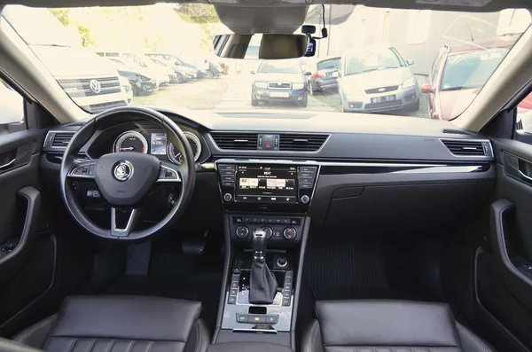 Škoda Superb 2.0 TDi 140kW 4x4 L&K / 1.MAJ. - foto 29