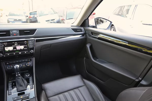 Škoda Superb 2.0 TDi 140kW 4x4 L&K / 1.MAJ. - foto 32