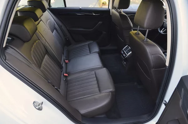 Škoda Superb 2.0 TDi 140kW 4x4 L&K / 1.MAJ. - foto 37