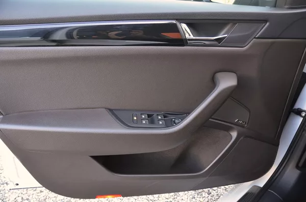 Škoda Superb 2.0 TDi 140kW 4x4 L&K / 1.MAJ. - foto 4