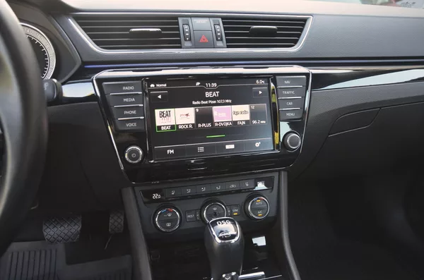 Škoda Superb 2.0 TDi 140kW 4x4 L&K / 1.MAJ. - foto 6