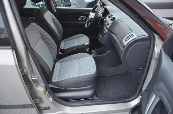 Škoda Fabia 1.4i 16V 63kW AMB / AUT. KLIMA - foto 12