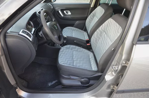 Škoda Fabia 1.4i 16V 63kW AMB / AUT. KLIMA - foto 16