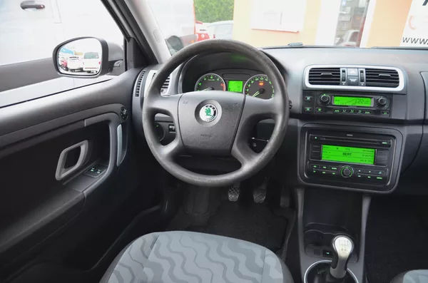 Škoda Fabia 1.4i 16V 63kW AMB / AUT. KLIMA - foto 19