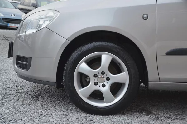 Škoda Fabia 1.4i 16V 63kW AMB / AUT. KLIMA - foto 7