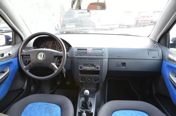 Škoda Fabia 1.4i 16V 55kW STK 11/2027 - foto 11