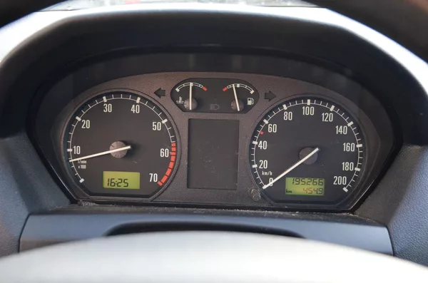 Škoda Fabia 1.4i 16V 55kW STK 11/2027 - foto 16