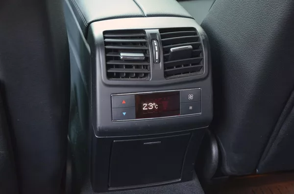 Mercedes-Benz Třídy E E 350 CGi 215kW Avantgarde - foto 13