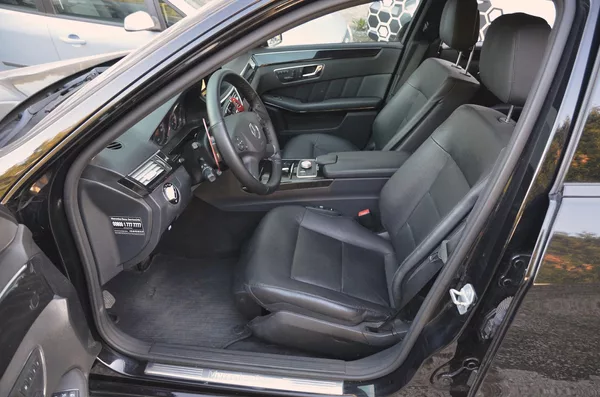 Mercedes-Benz Třídy E E 350 CGi 215kW Avantgarde - foto 14