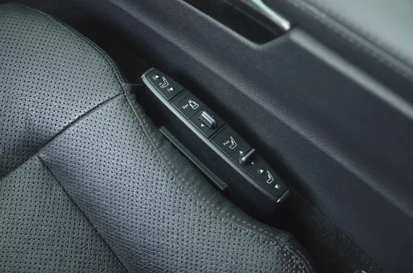 Mercedes-Benz Třídy E E 350 CGi 215kW Avantgarde - foto 16