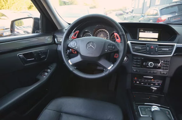 Mercedes-Benz Třídy E E 350 CGi 215kW Avantgarde - foto 18