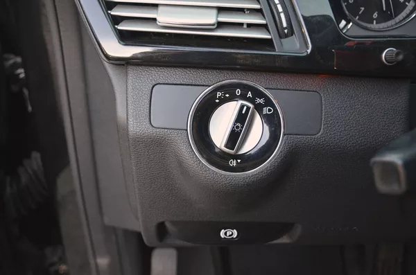 Mercedes-Benz Třídy E E 350 CGi 215kW Avantgarde - foto 21