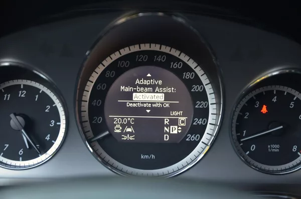Mercedes-Benz Třídy E E 350 CGi 215kW Avantgarde - foto 25