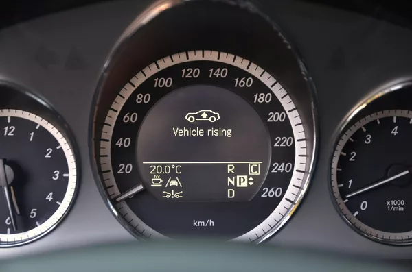 Mercedes-Benz Třídy E E 350 CGi 215kW Avantgarde - foto 27