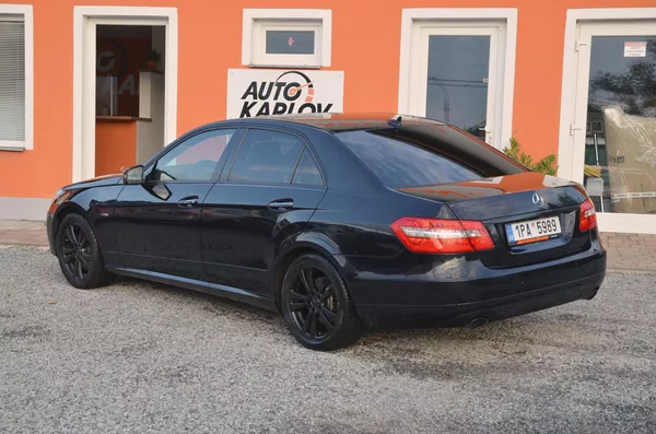 Mercedes-Benz Třídy E E 350 CGi 215kW Avantgarde - foto 4