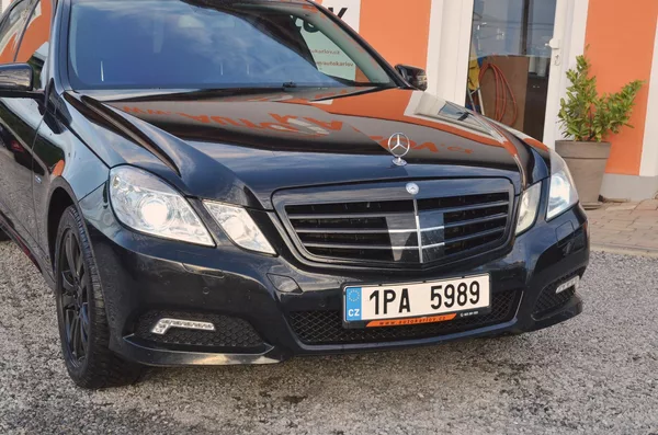 Mercedes-Benz Třídy E E 350 CGi 215kW Avantgarde - foto 7