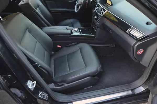 Mercedes-Benz Třídy E E 350 CGi 215kW Avantgarde - foto 9