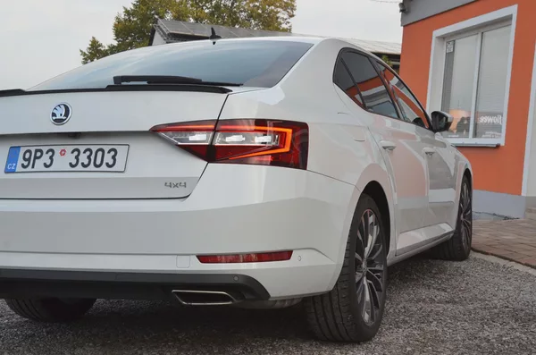 Škoda Superb 2.0 TSi 206kW DSG 4x4 L&K / ČR - foto 10