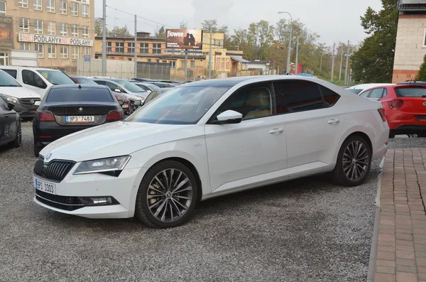 Škoda Superb 2.0 TSi 206kW DSG 4x4 L&K / ČR - foto 3