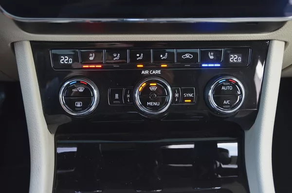 Škoda Superb 2.0 TSi 206kW DSG 4x4 L&K / ČR - foto 34