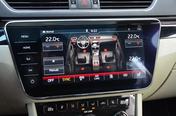 Škoda Superb 2.0 TSi 206kW DSG 4x4 L&K / ČR - foto 39