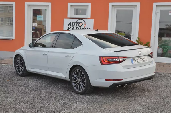 Škoda Superb 2.0 TSi 206kW DSG 4x4 L&K / ČR - foto 4