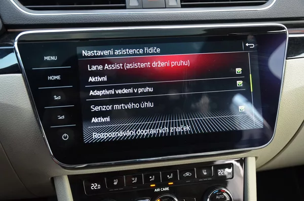 Škoda Superb 2.0 TSi 206kW DSG 4x4 L&K / ČR - foto 44