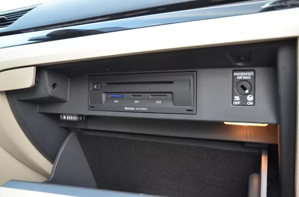 Škoda Superb 2.0 TSi 206kW DSG 4x4 L&K / ČR - foto 47