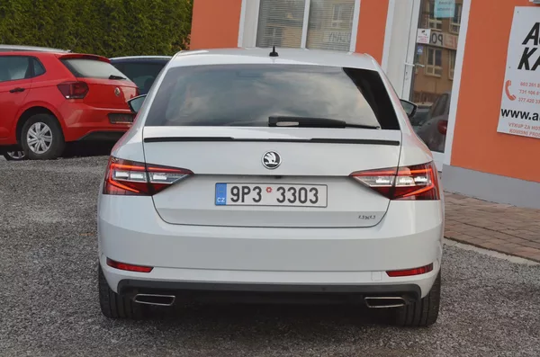 Škoda Superb 2.0 TSi 206kW DSG 4x4 L&K / ČR - foto 5
