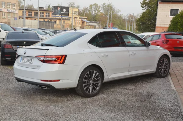 Škoda Superb 2.0 TSi 206kW DSG 4x4 L&K / ČR - foto 6