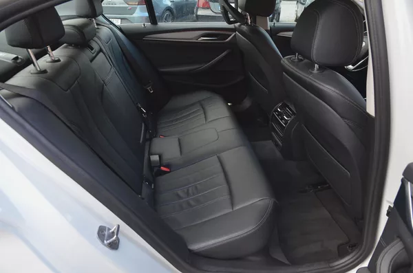 BMW Řada 5 520d xDrive 140kW / ČR - foto 14