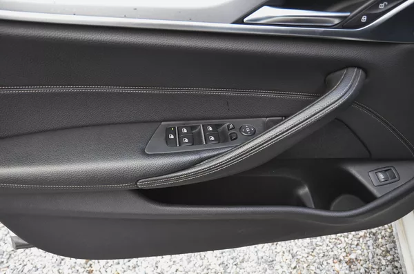 BMW Řada 5 520d xDrive 140kW / ČR - foto 20