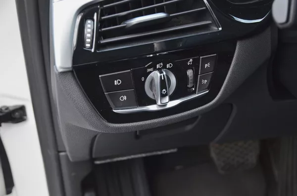 BMW Řada 5 520d xDrive 140kW / ČR - foto 21