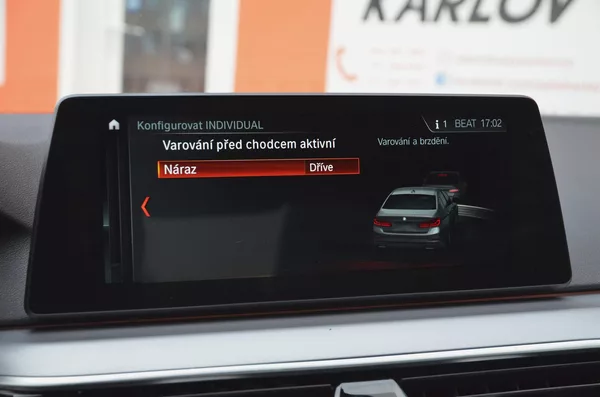 BMW Řada 5 520d xDrive 140kW / ČR - foto 30