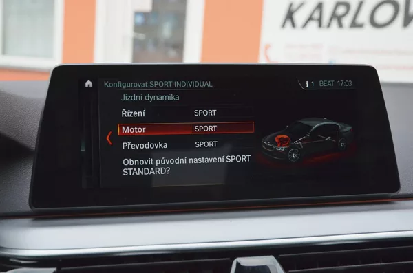 BMW Řada 5 520d xDrive 140kW / ČR - foto 34
