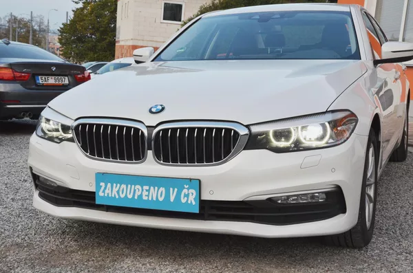 BMW Řada 5 520d xDrive 140kW / ČR - foto 8