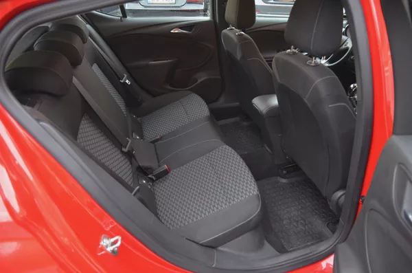 Opel Astra 1.0T 77kW Enjoy / ČR /61.900km - foto 13