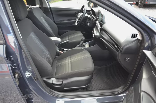 Hyundai i20 1.2i 62kW / ČR / 8.000km - foto 13