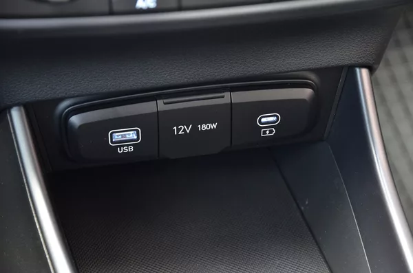 Hyundai i20 1.2i 62kW / ČR / 8.000km - foto 29