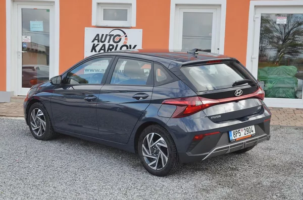 Hyundai i20 1.2i 62kW / ČR / 8.000km - foto 4