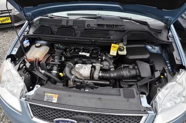 Ford C-MAX 1.6 TDCi 66kW AUT. KLIMA/TAŽNÉ - foto 24