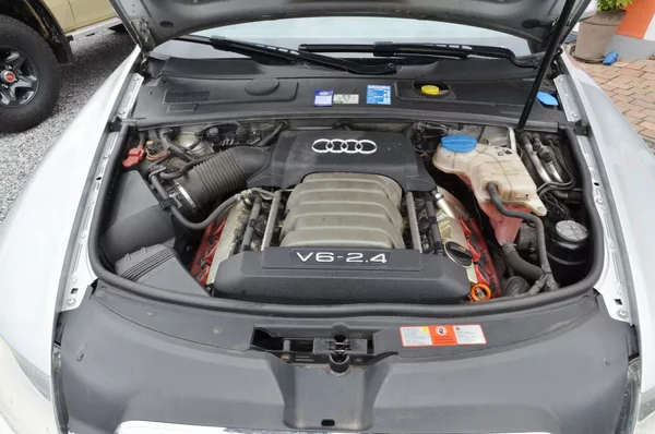 Audi A6 2.4i V6 130kW / STK 05/2026 - foto 8